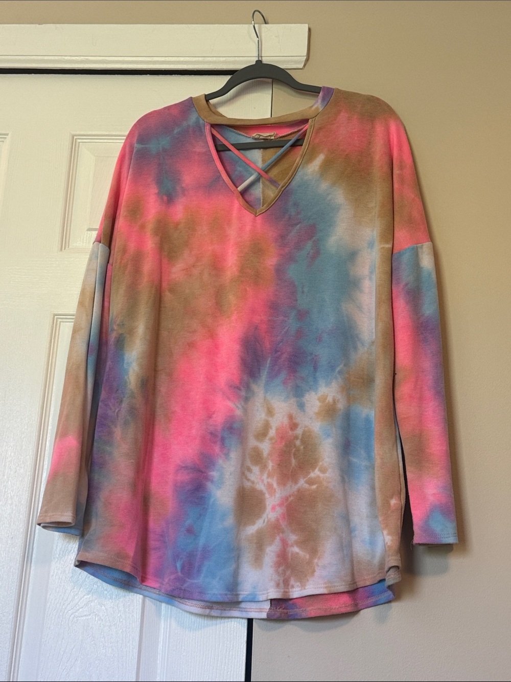 Tie-Dye Crisscross V-Neck Long Sleeve Top -m